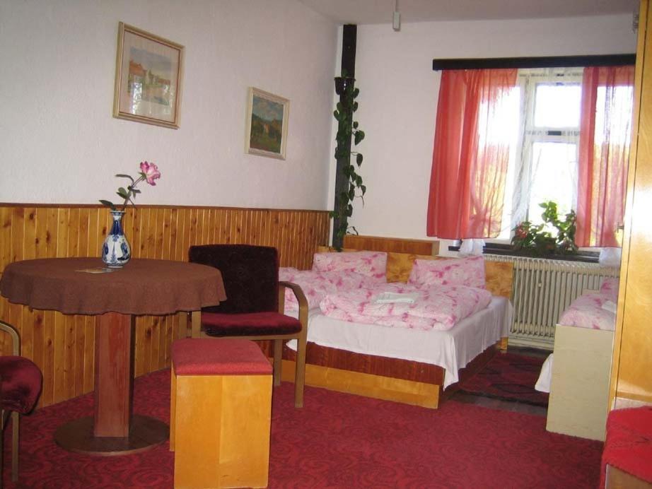 Penzion Nevcehle Urbanov Rum bild