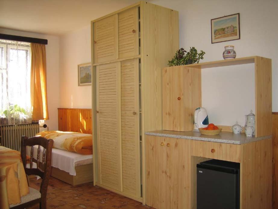 Penzion Nevcehle Urbanov Rum bild